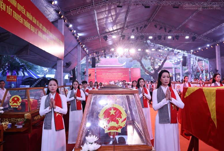 731-hai-cot-liet-si-cau-sieu-cho-anh-linh-731-liet-si-truoc-gio-truy-dieu-an-tang_nguoiphattu_com 3.jpg